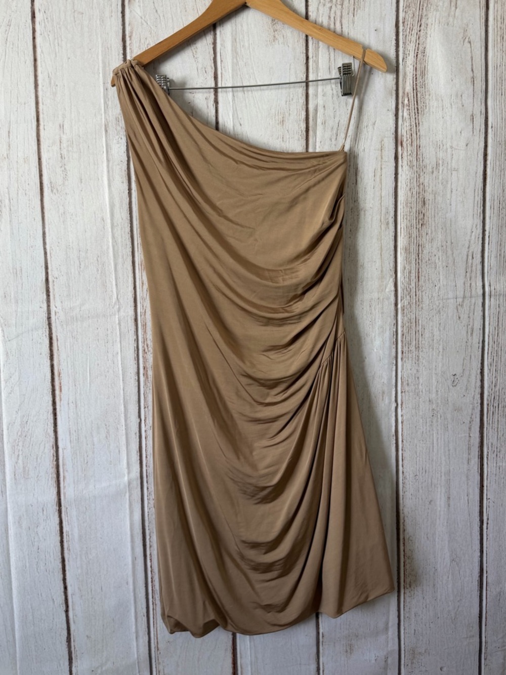 Jacob One-Shoulder Draped Midi Dress in Beige Size Large